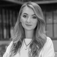 Gyurkó Erika Gyurkó Erika portréja. Ügyfélként megosztja pozitív élményét az ingatlanjogi ügyvédi tanácsadásról, külön kiemelve, mennyit segített neki a adásvételi szerződés alapos átvizsgálása az eladó oldaláról.